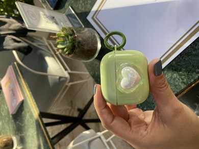Yeşil Kalpli Silikon Airpods Kılıfı