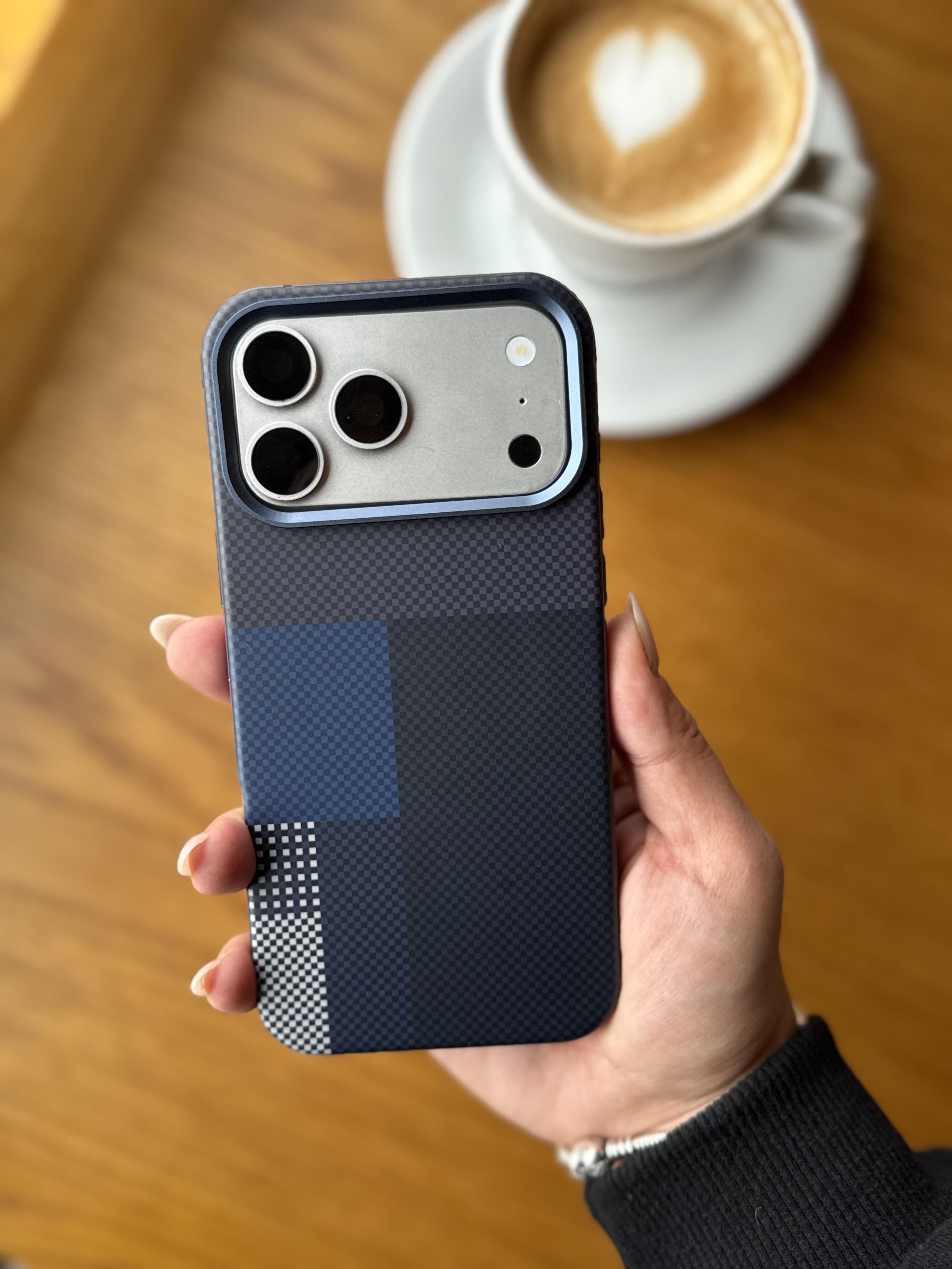 Carbon Magsafe Detaylı İphone Telefon Kılıfı Lacivert