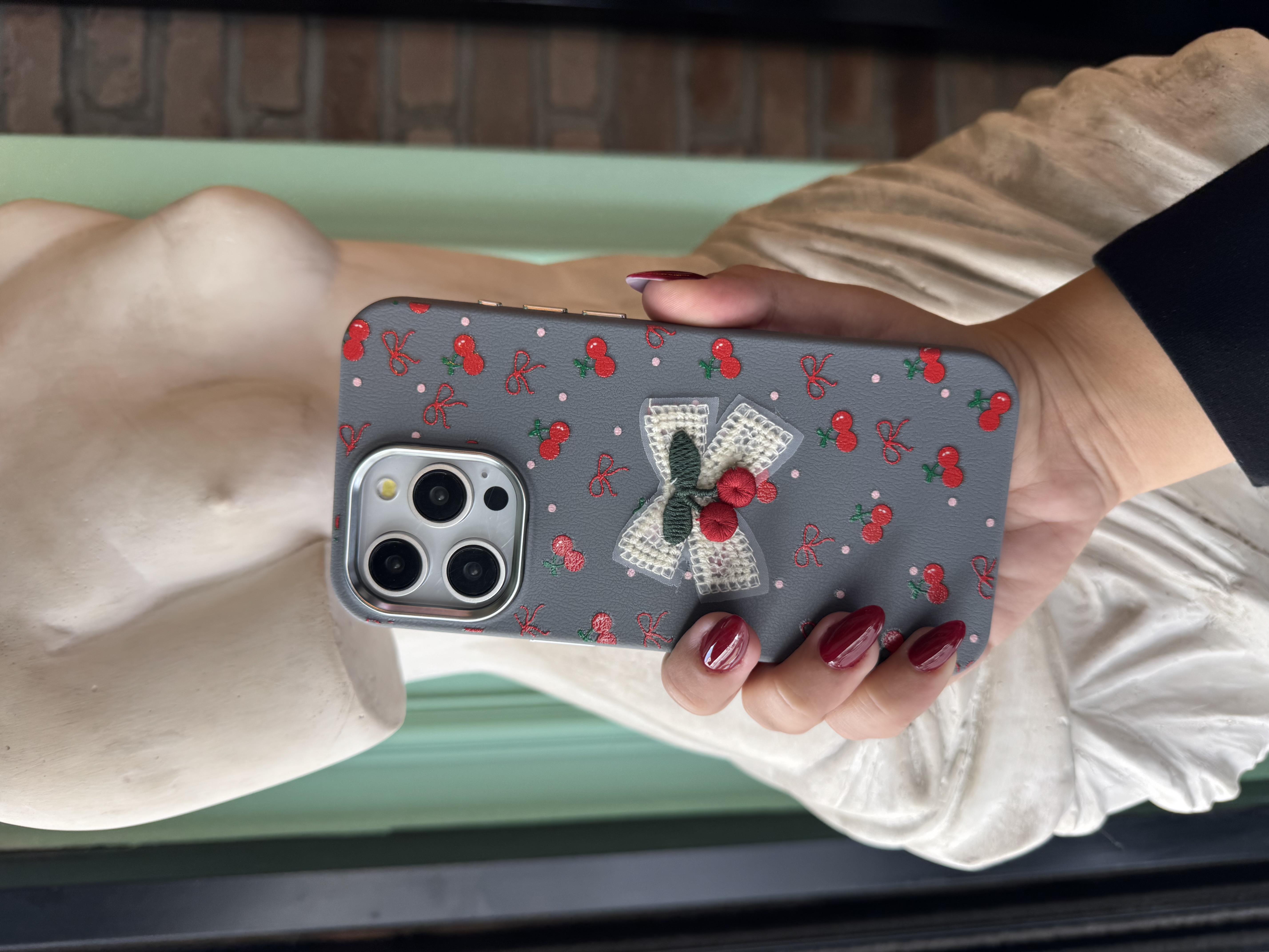 Cherry Kurdele İphone Telefon Kılıfı Gri 