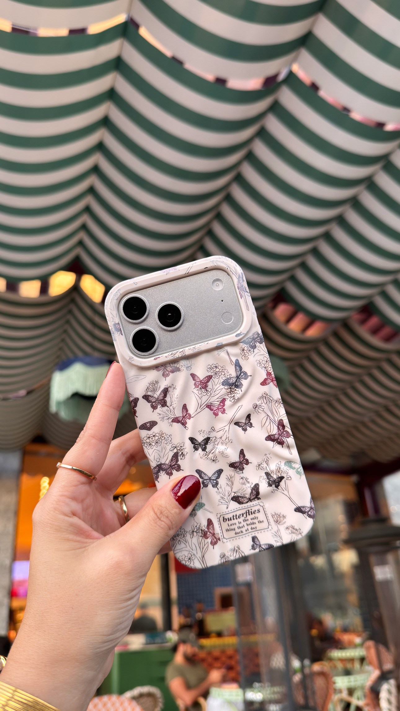 Flower Pastel İphone Telefon Kılıfı Kelebek