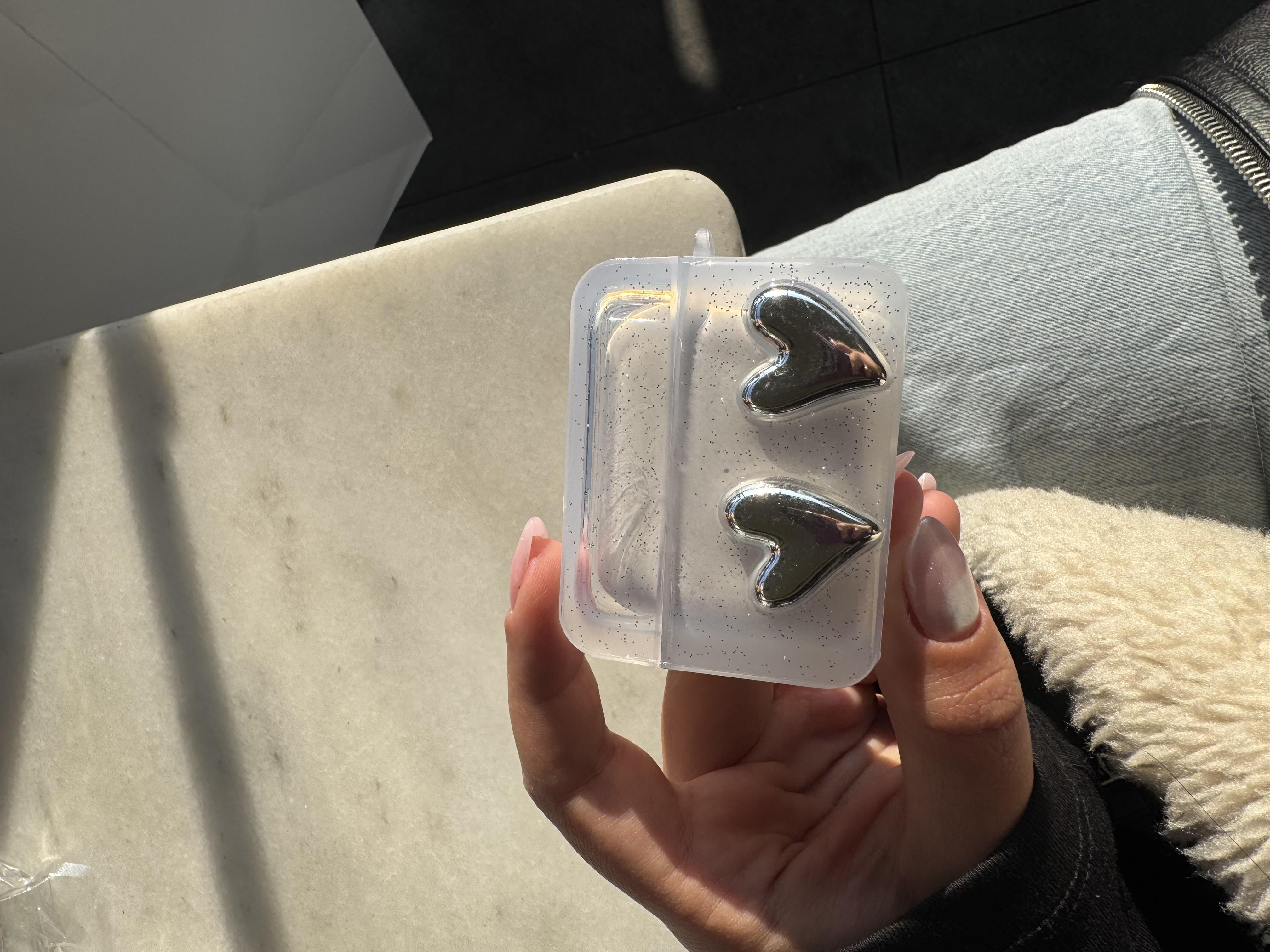 Gümüş Kalpli Airpods Kılıfı