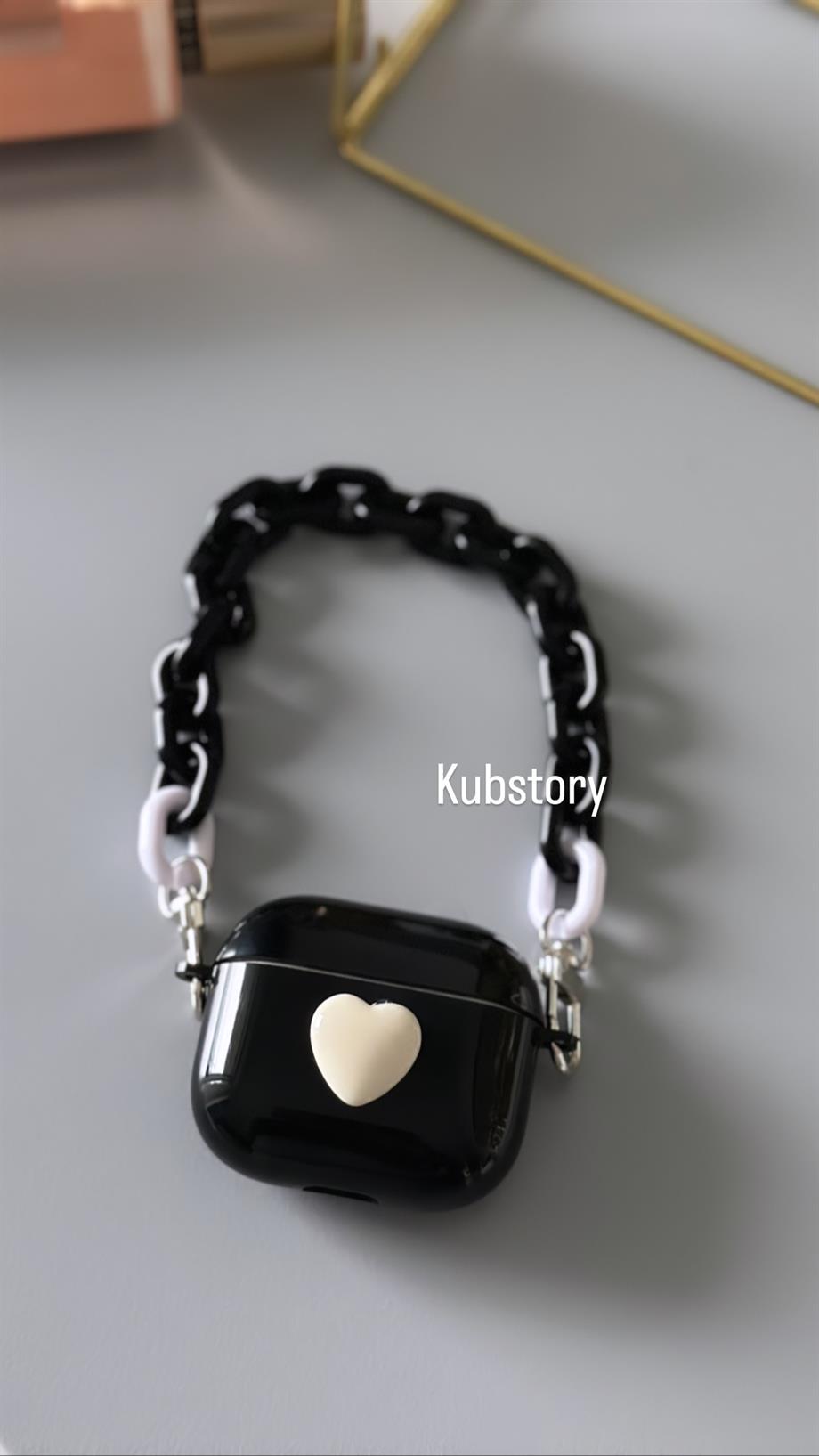 Kalp Detaylı Airpods Kılıfı Siyah
