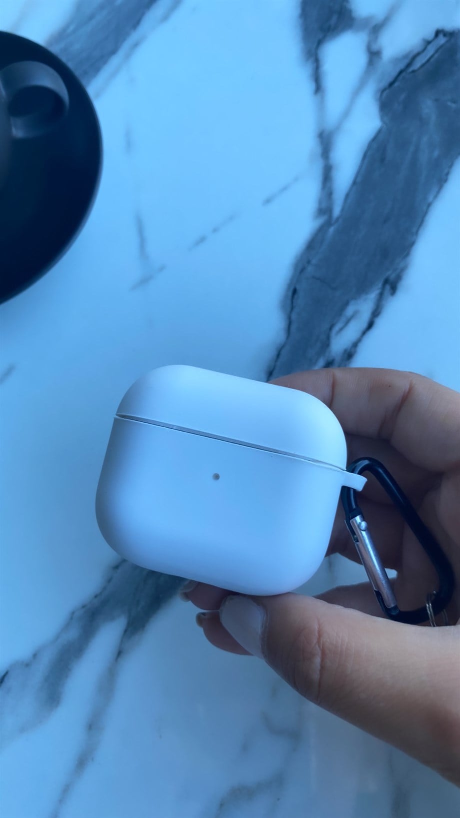 Lansman Dokulu Airpods Kılıfı Beyaz