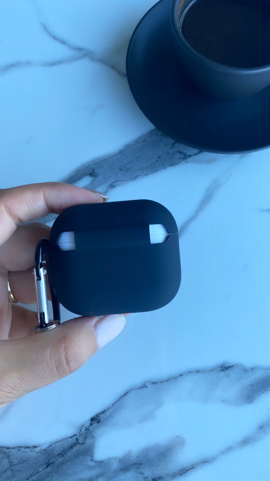 Lansman Dokulu Airpods Kılıfı Siyah