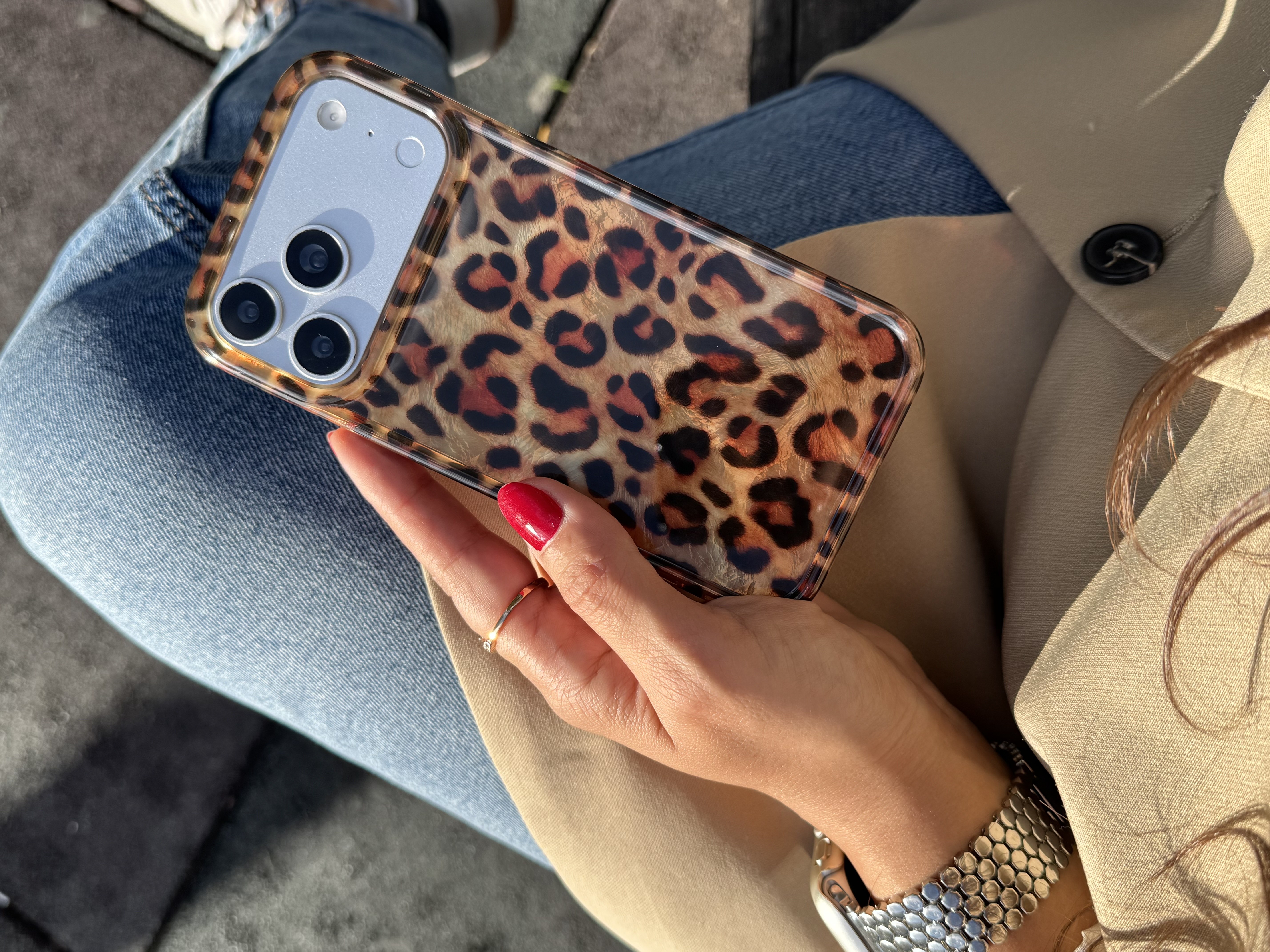 Leopar Desen Hologram İPhone Telefon Kılıfı Açık Kahverengi