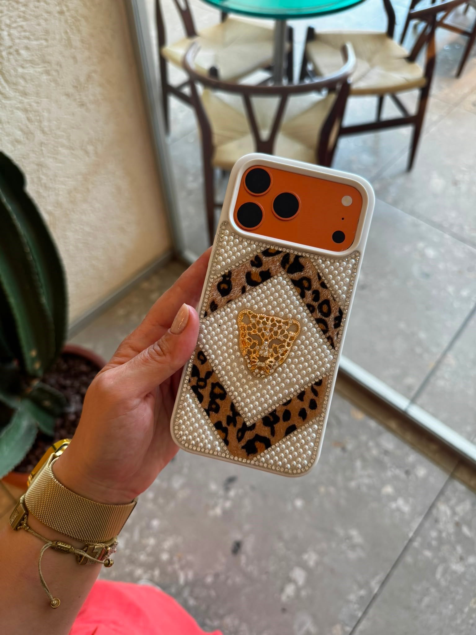 Leopar İncili Kaplan İphone Telefon Kılıfı Beyaz