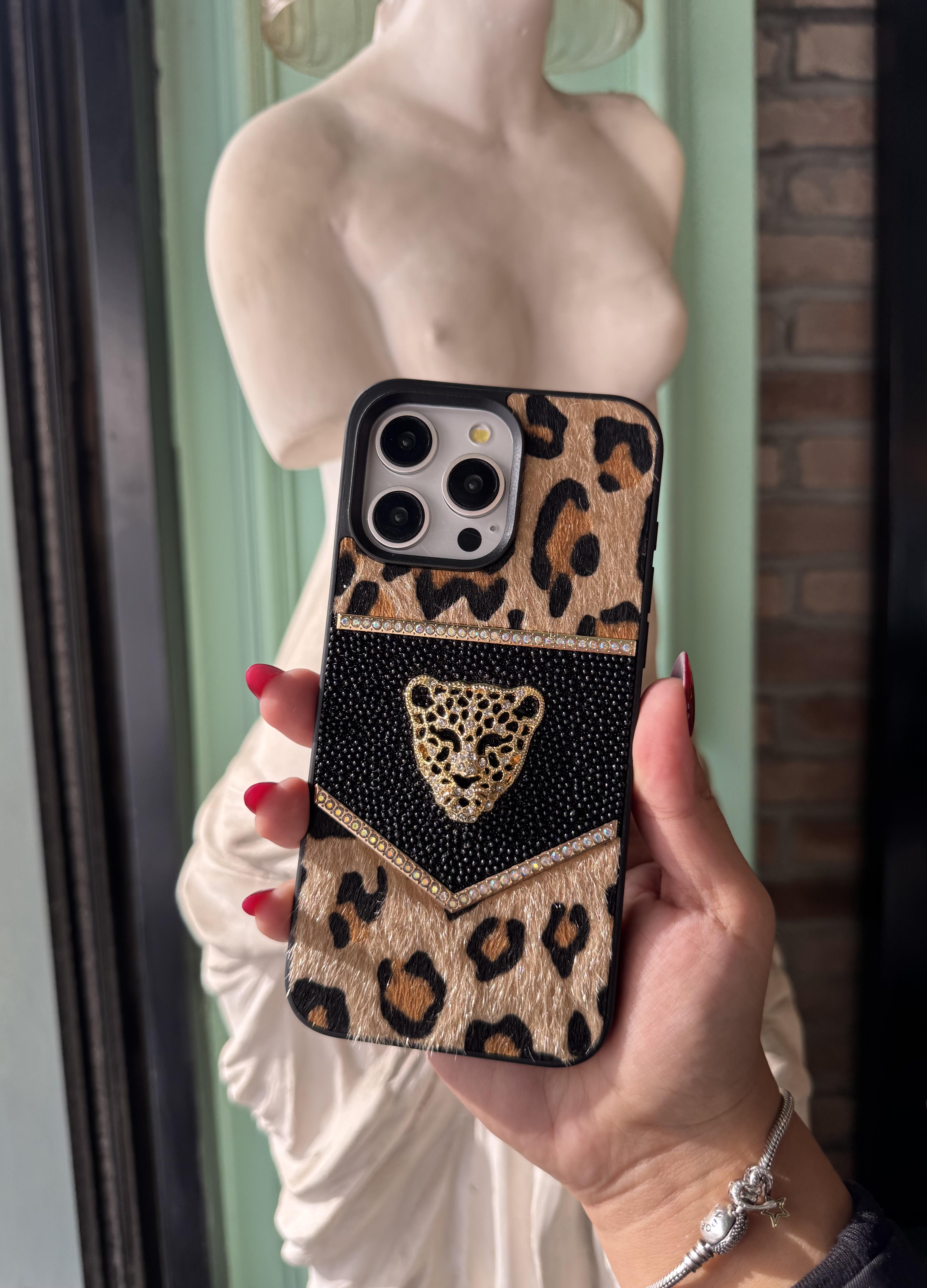 Leoparlı Taşlı Premium Kaplan İphone Telefon Kılıfı Siyah