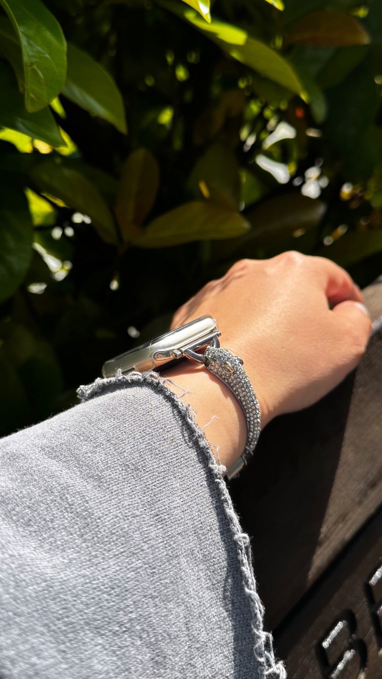 Luna Shine Taşlı Apple Watch Kordon Gümüş