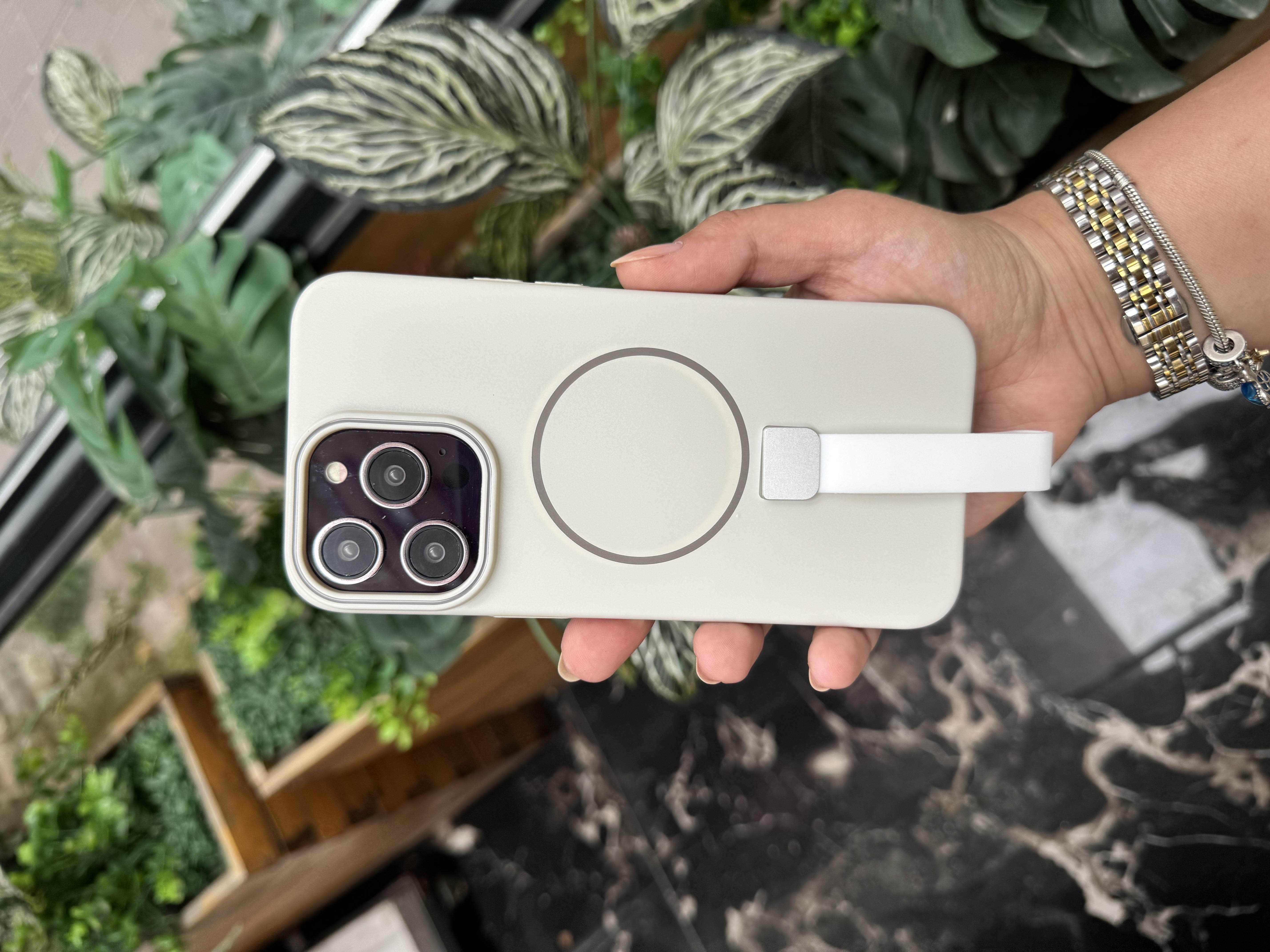 Magsafe Özellikli Renkli Mika İphone Telefon Kılıfı Krem