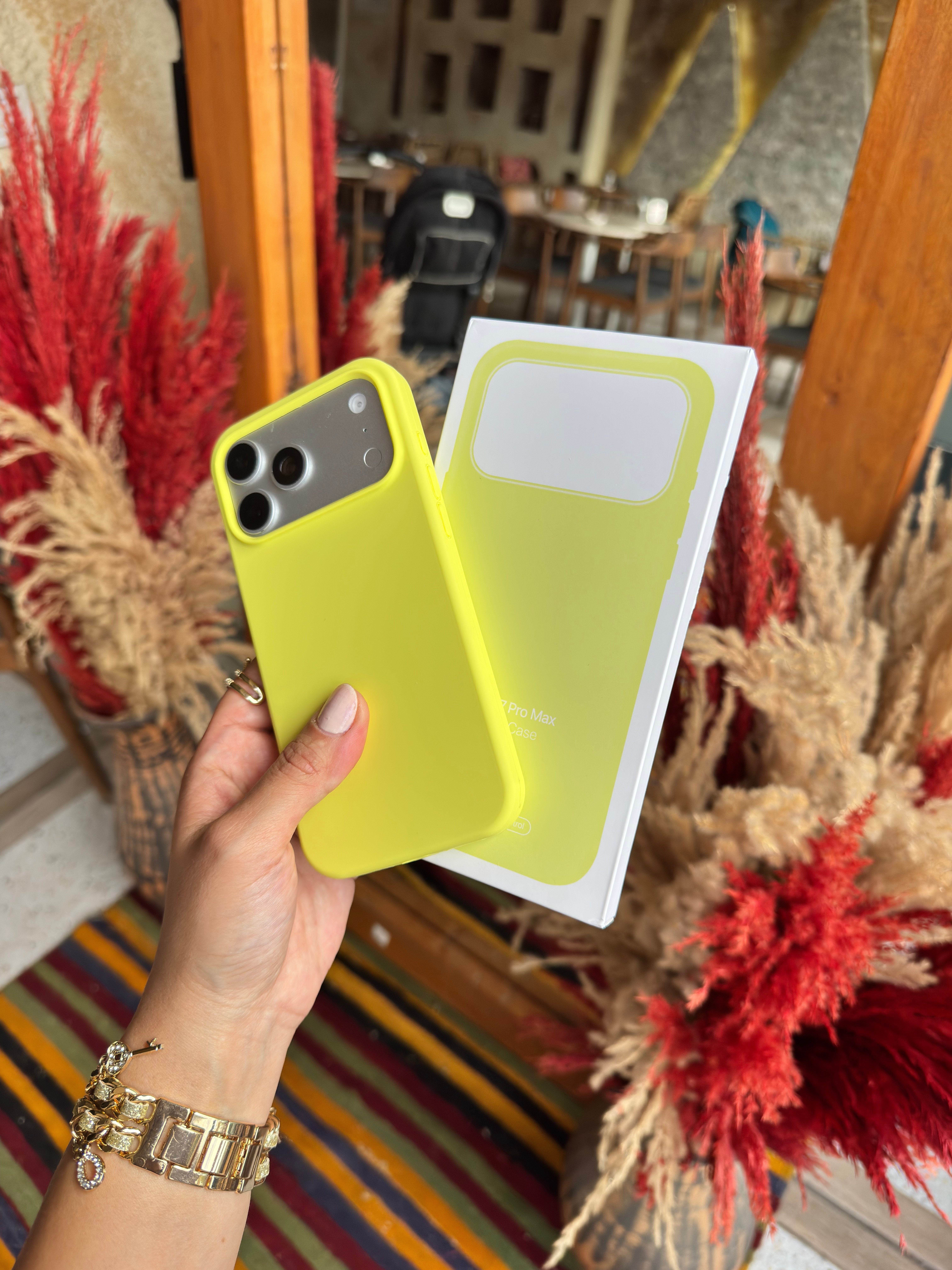 Magsafeli Lansman İphone Telefon Kılıfı Sarı
