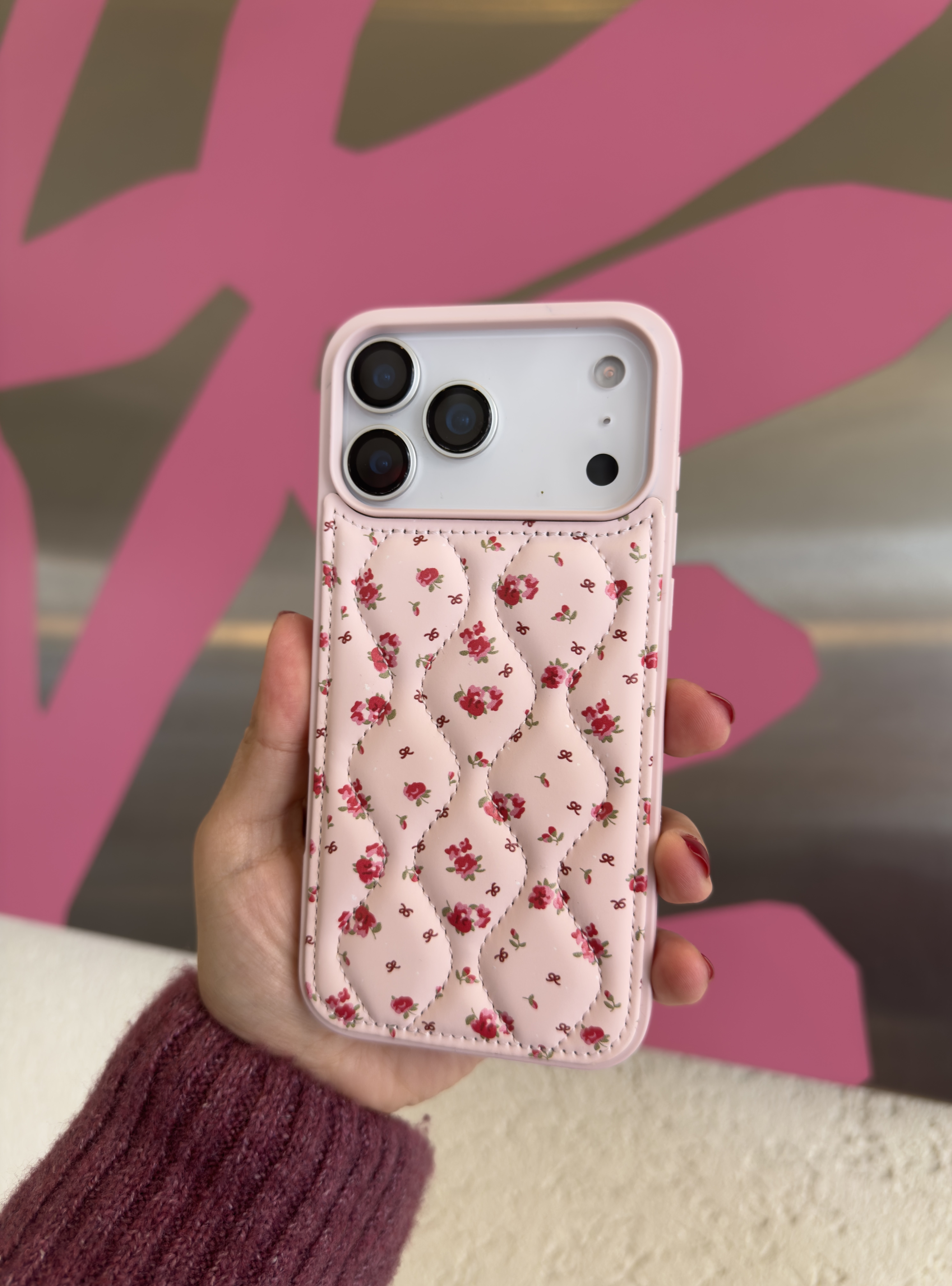 Pembe Gül Desenli Puf İphone Telefon Kılıfı 
