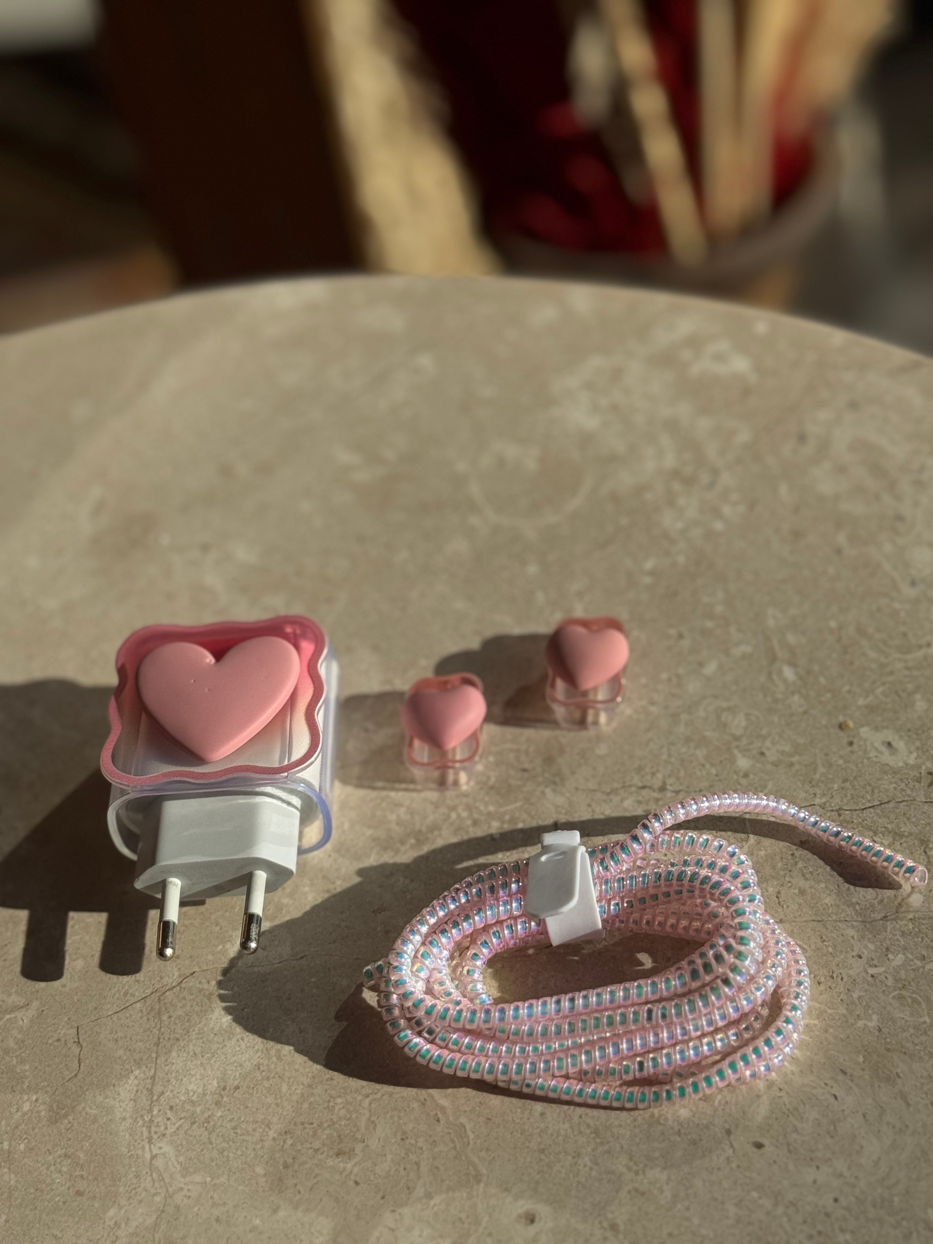 Pembe Kalp Şarj Koruyucu