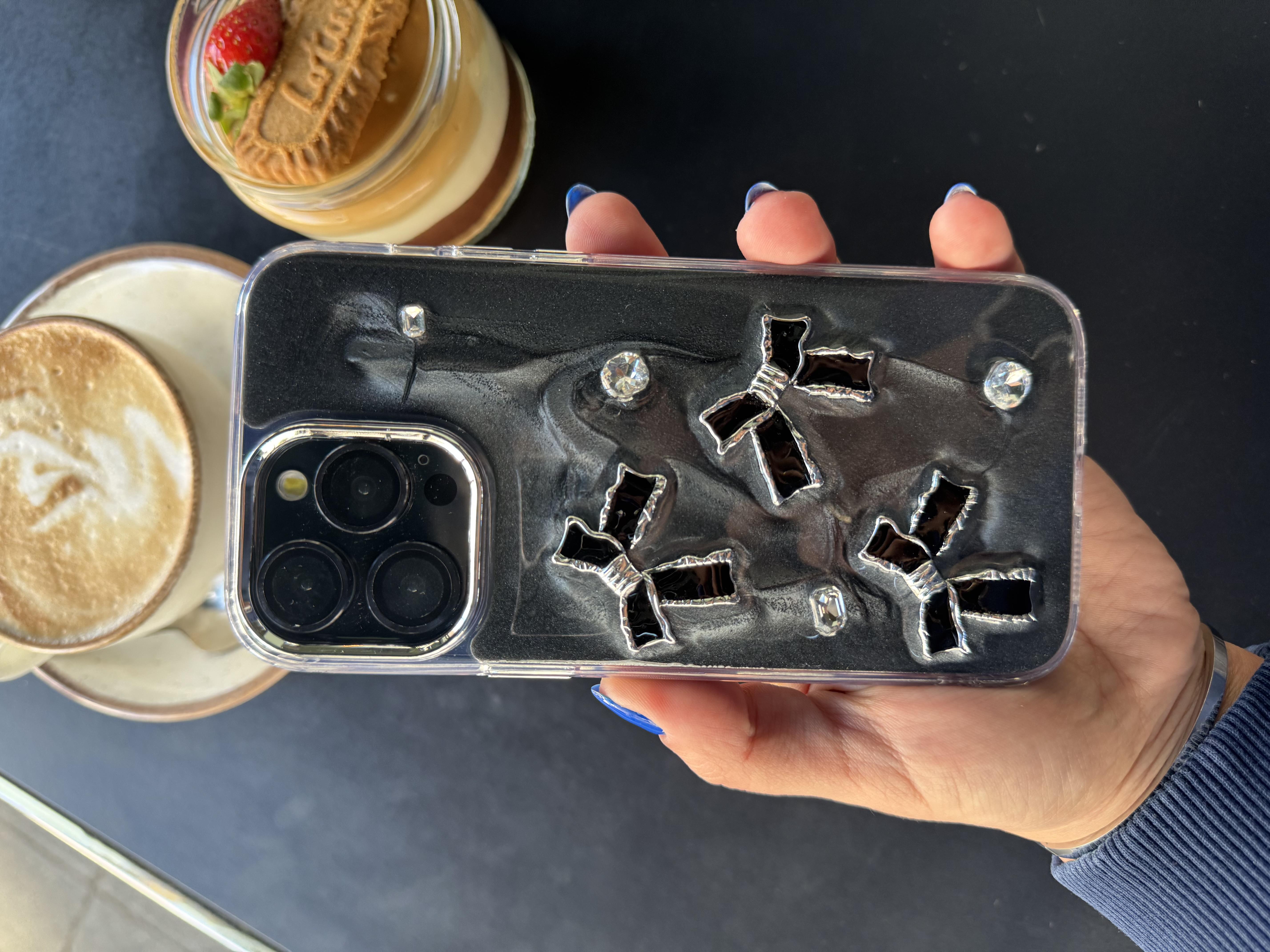 Sedefli Siyah Fiyonk İphone Telefon Kılıfı 