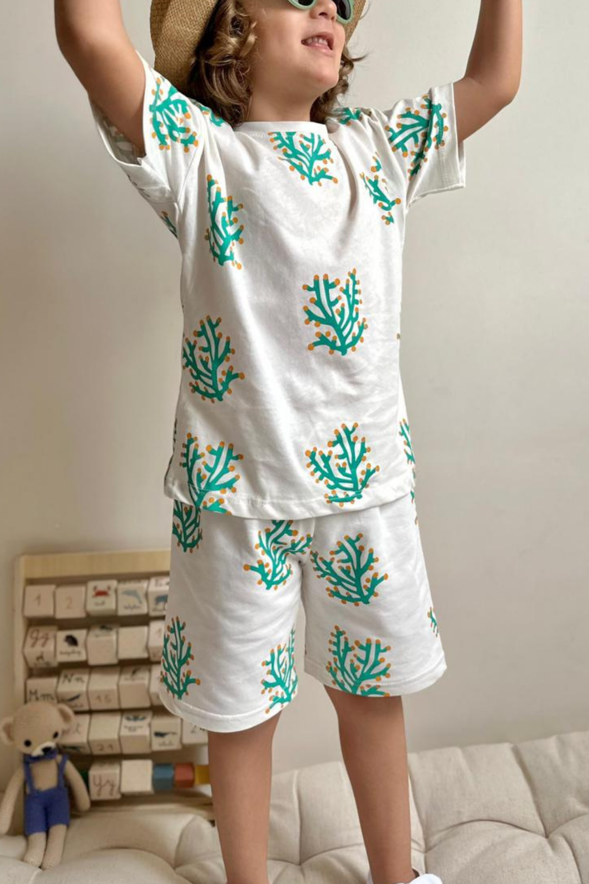 Erkek Çocuk Ağaç Baskı Yeşil Ekru Şort Takım