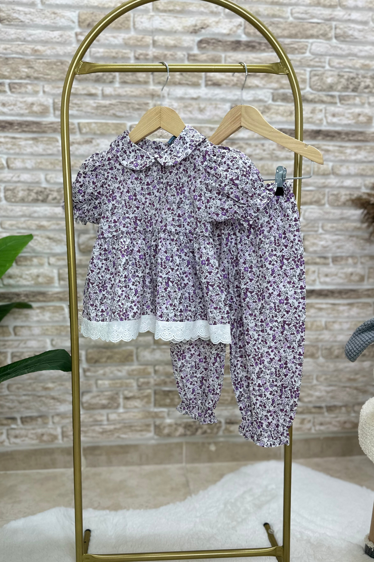 Çiçek Desenli Kısa Kol Pijama Takımı