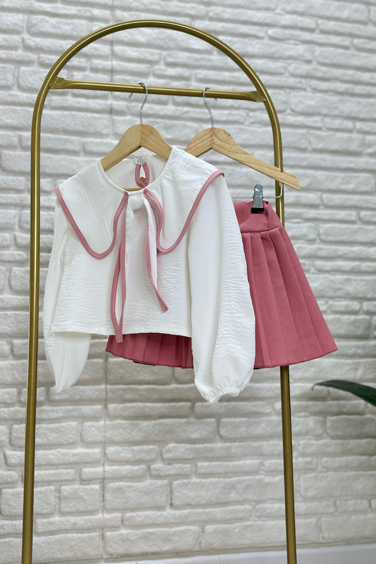 Kız Çocuk Pembe Piliseli Etekli Takım 