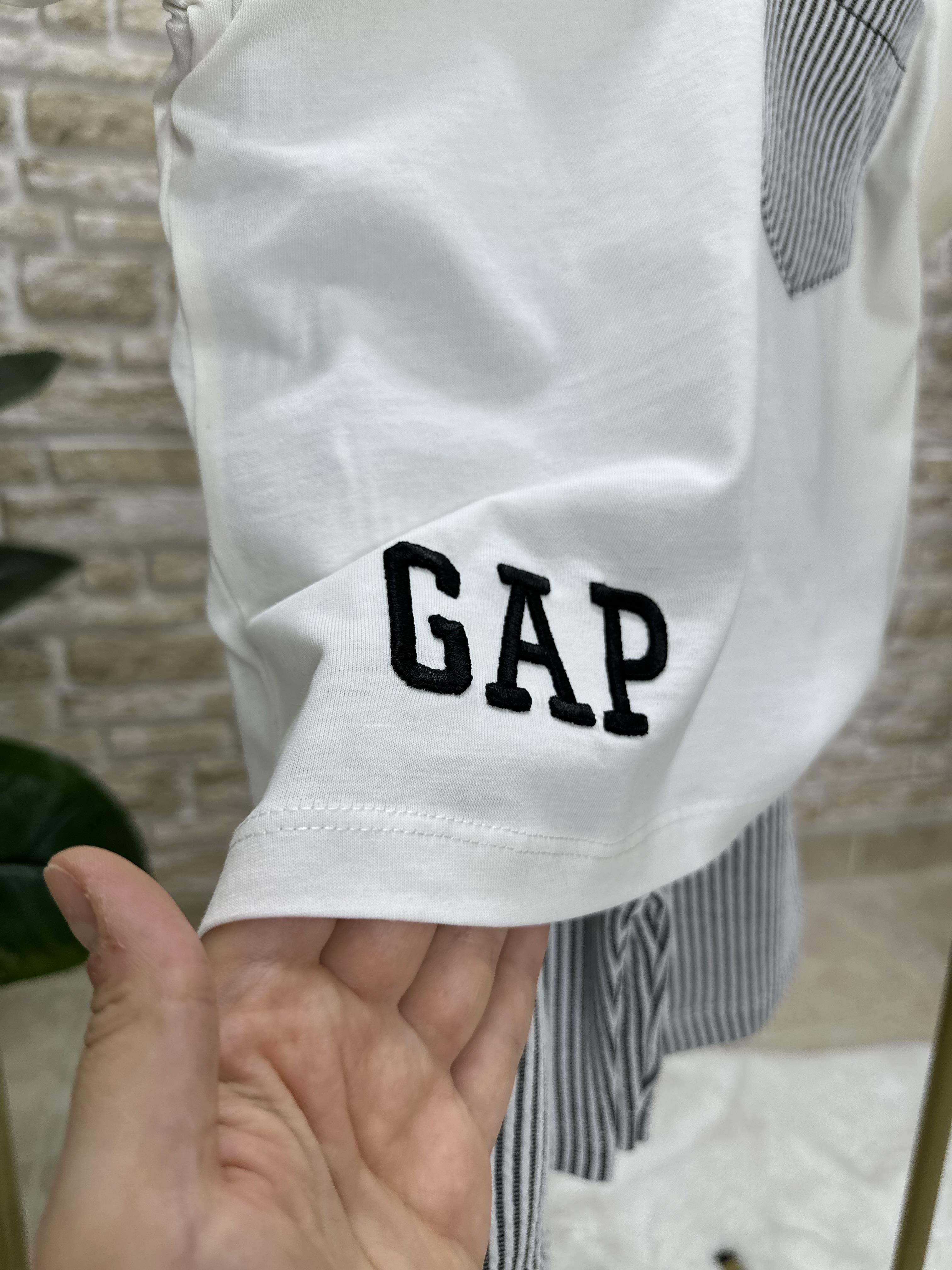 Nakışlı Gap Siyah Şortlu Takım