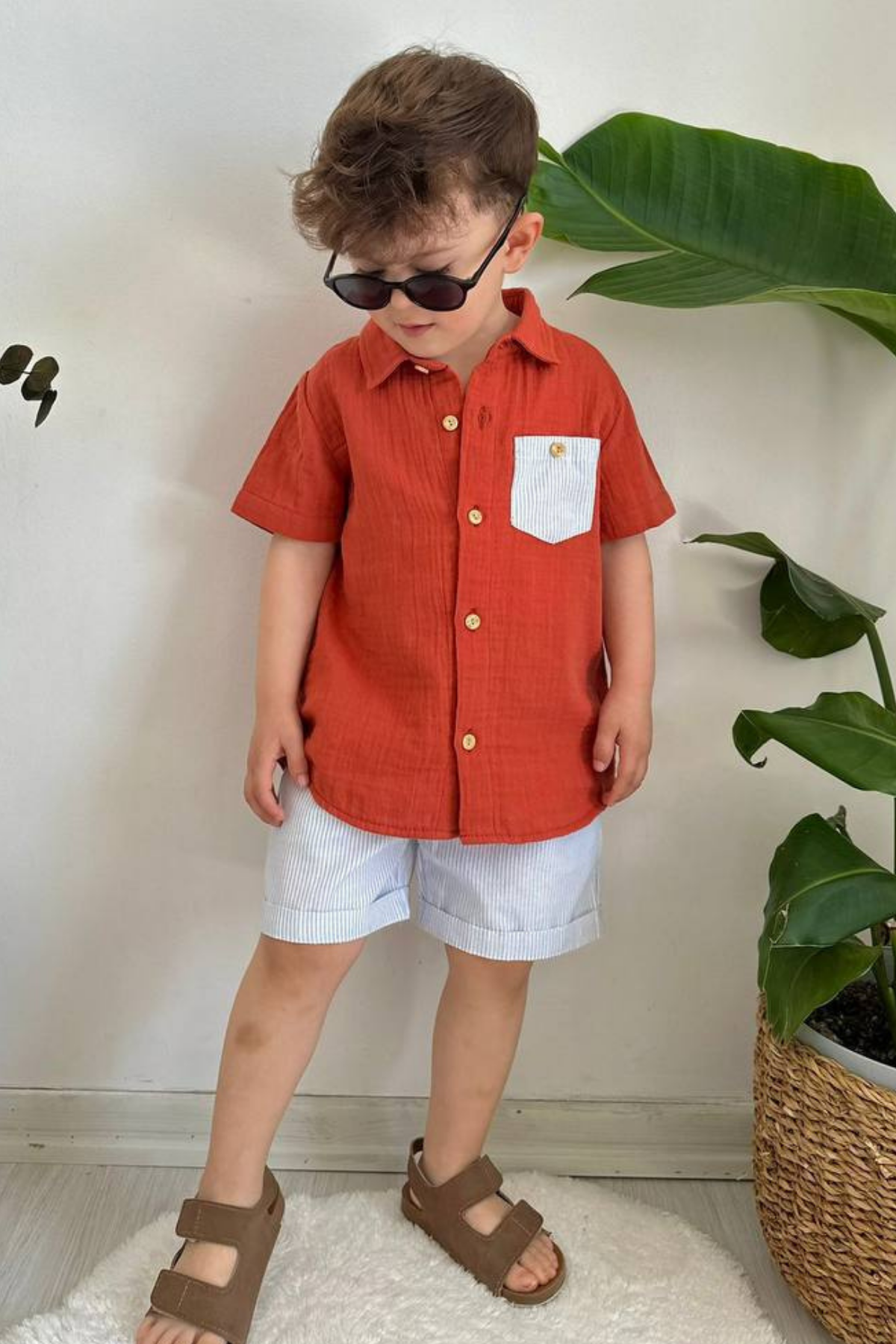 Şortlu Gömlekli Kiremit Takım