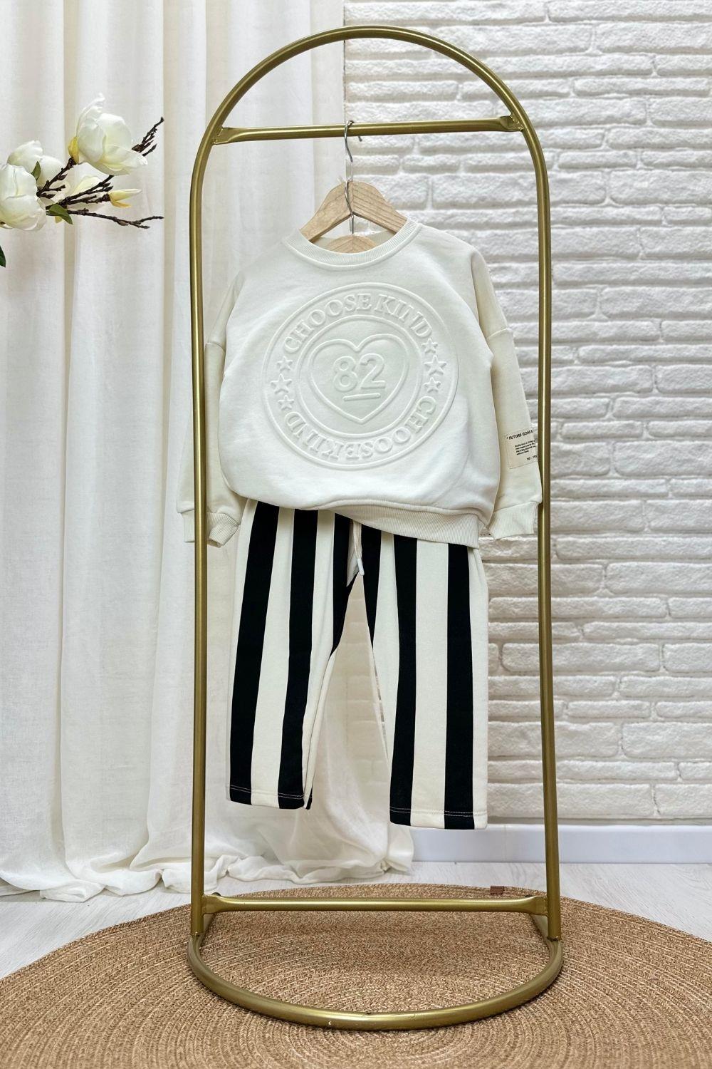 Unisex 3 İplik Kabartma Baskı Siyah Beyaz Çizgili Takım