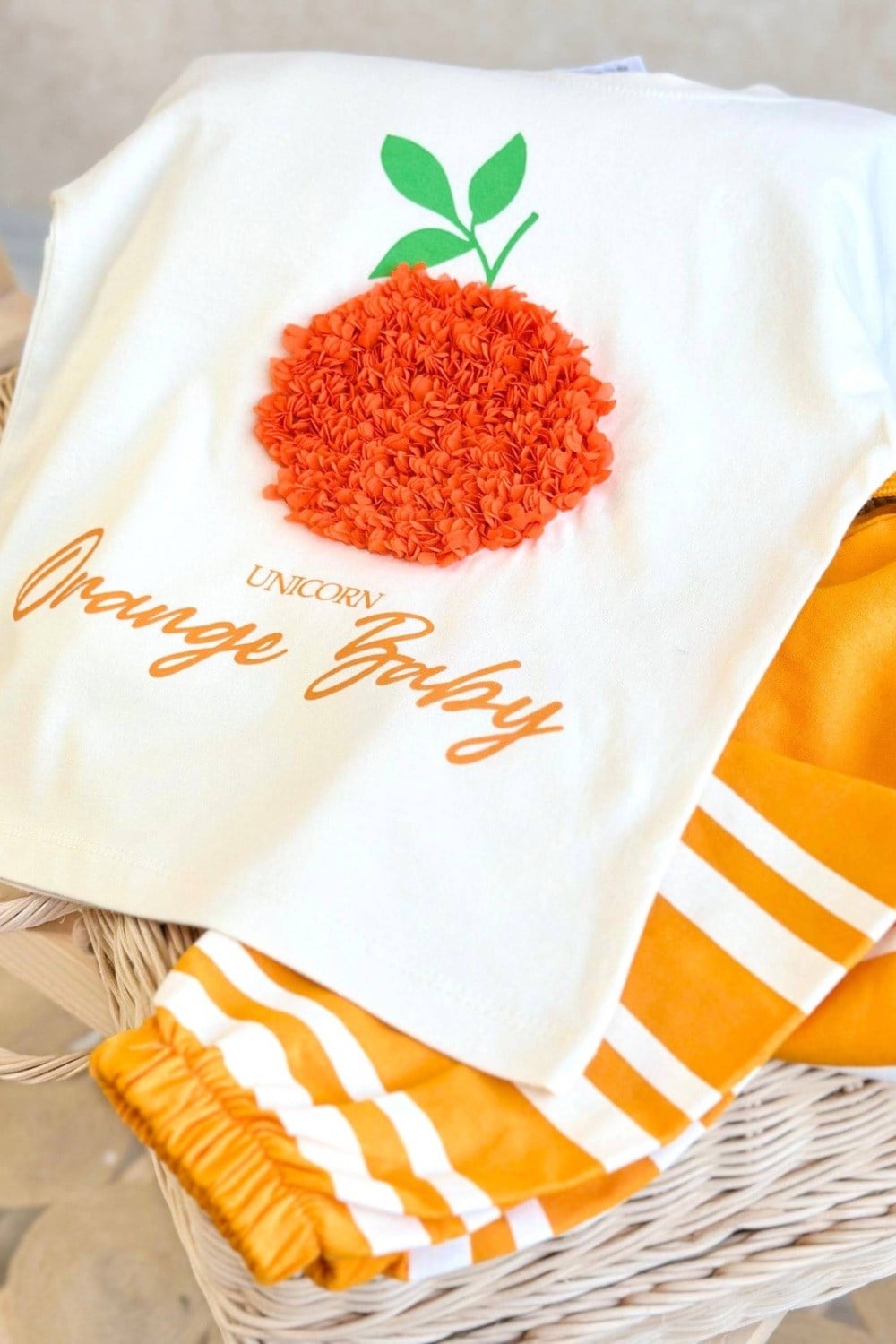 Unisex Süzene Nakışlı Portakal Takım