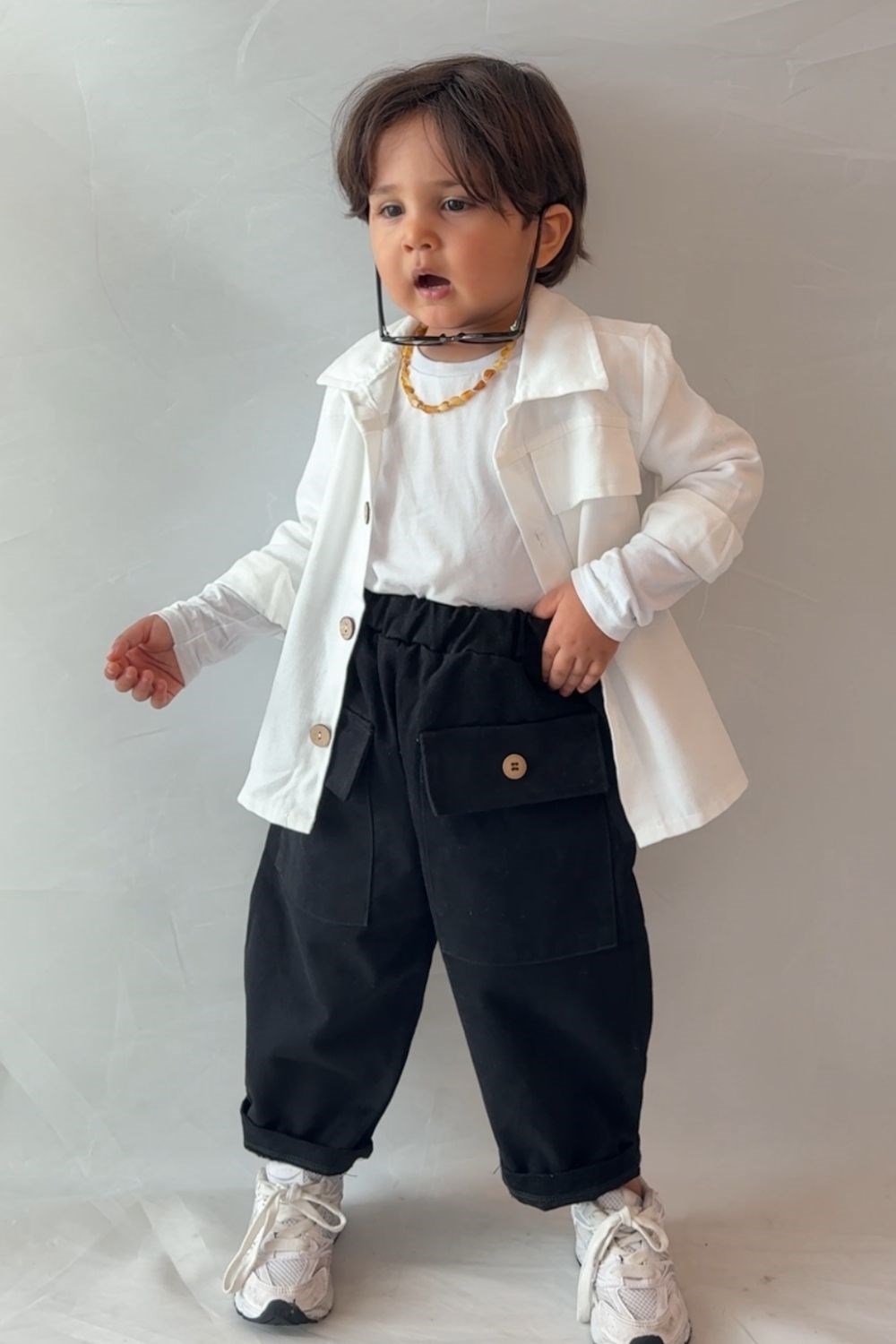 Unisex Trenç Beyaz Gömlek Düğmeli Pantolon Takım