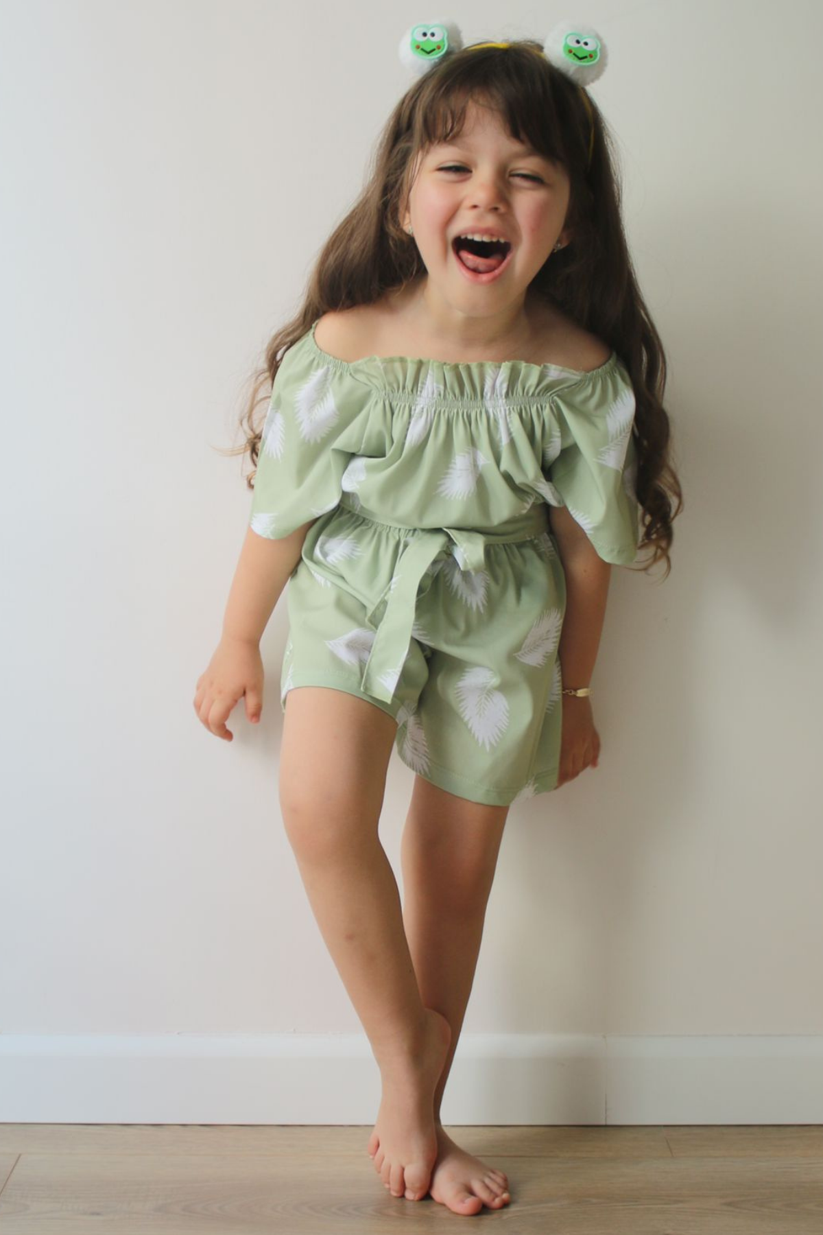 Yeşil Yapraklı Şortlu Takım