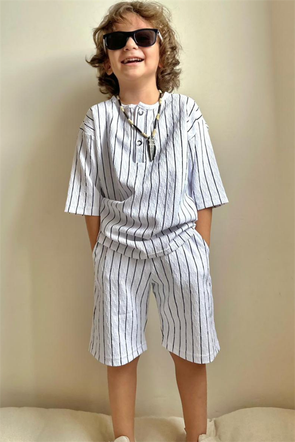 Çizgili Çıtçıtlı Şortlu Takım
