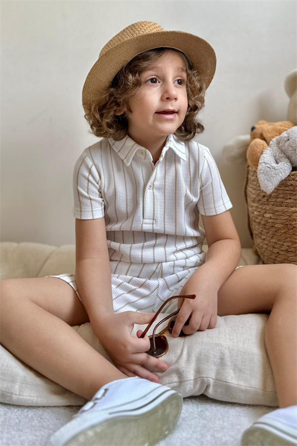 Çizgili Gömlek Yaka Bej Şort Takım