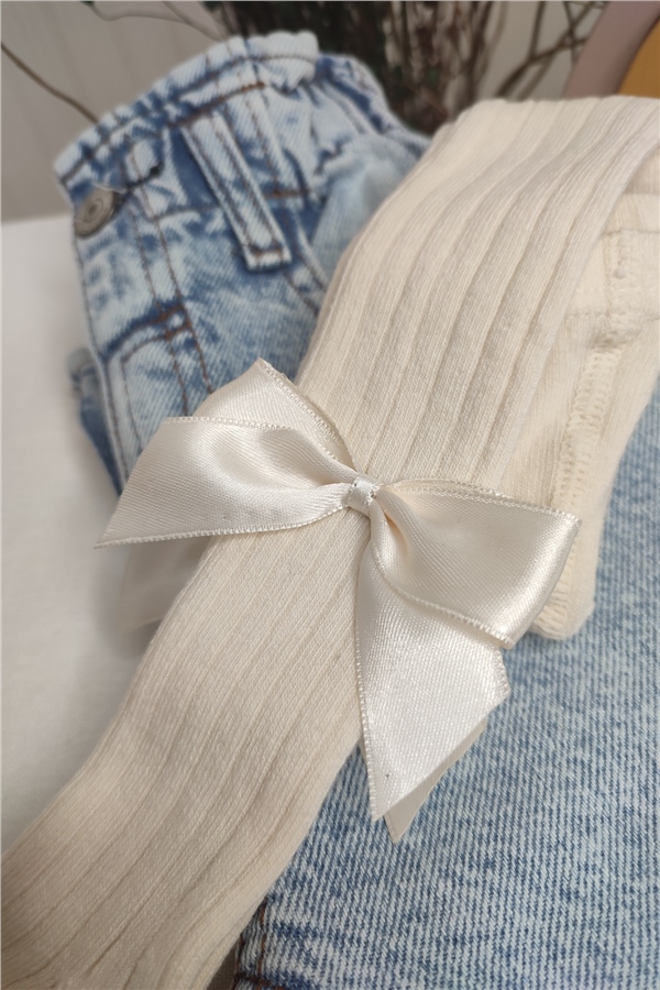 Fiyonklu Krem Fitilli Külotlu Çorap