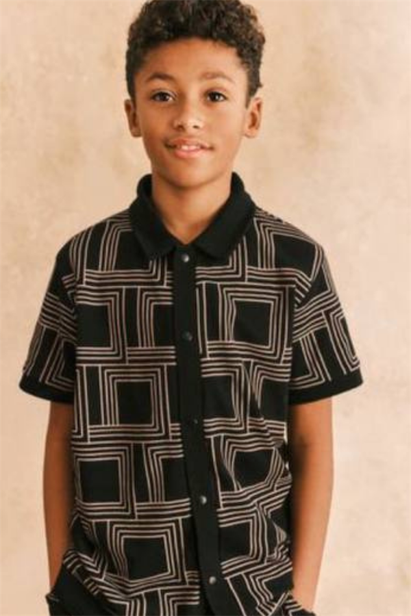 Geometrik Siyah Çıtçıtlı Şort Takım