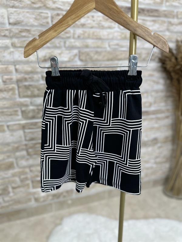 Geometrik Siyah Çıtçıtlı Şort Takım