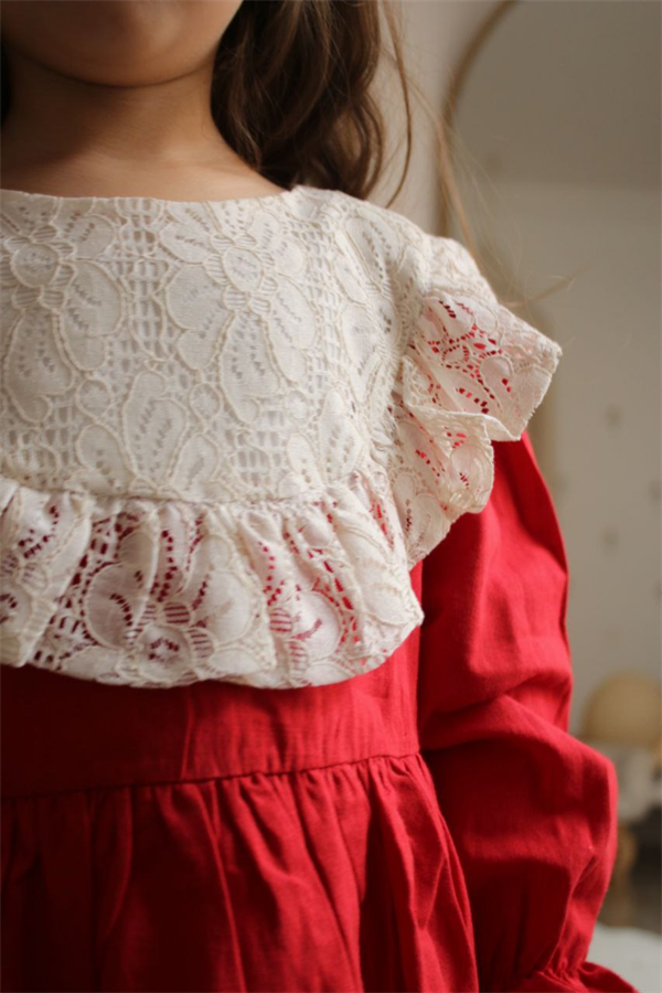 Güpür Detaylı Kırmızı Elbise