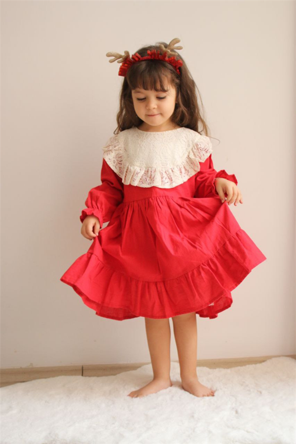 Güpür Detaylı Kırmızı Elbise