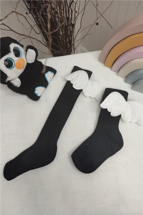 Kanatlı Siyah Diz Altı Çorap