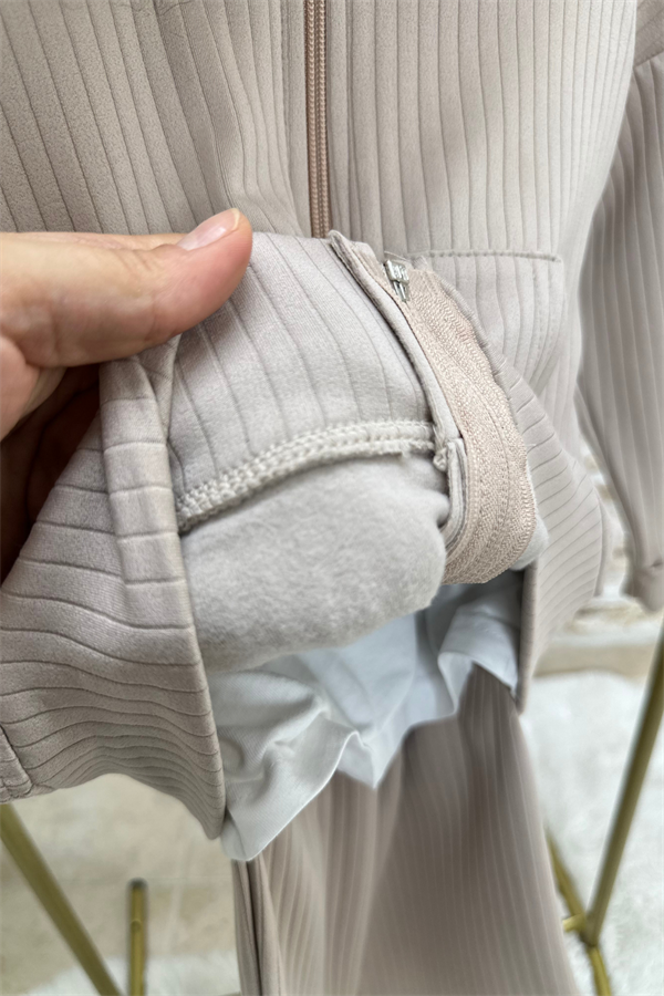 Kız Çocuk Fermuarlı Kürk Detaylı Krem Takım