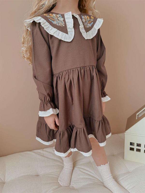 Kız Çocuk Kahve Yakalı Nakışlı Elbise