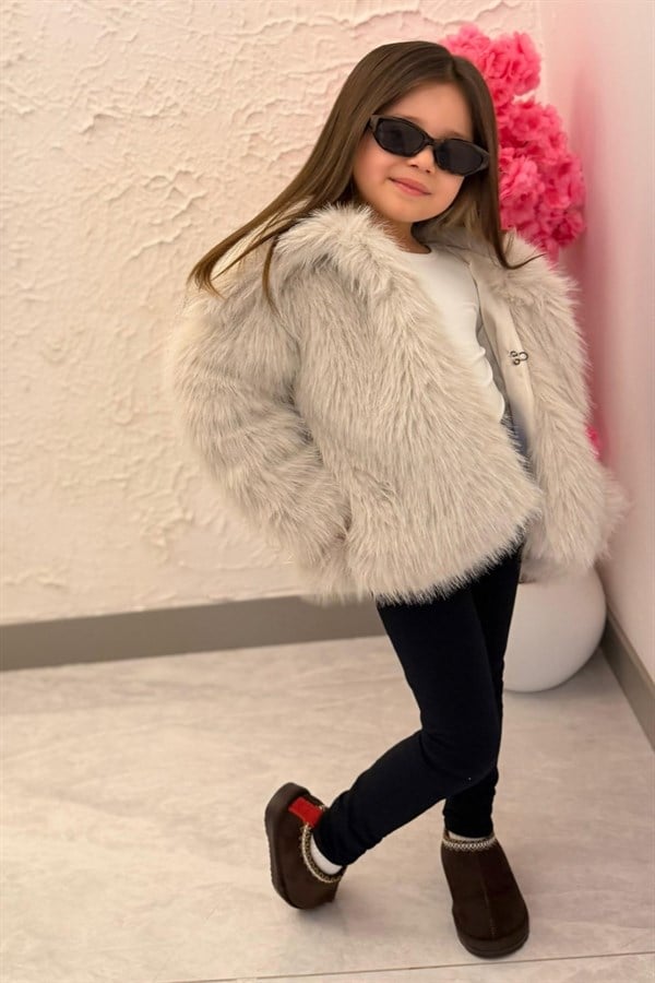 Kız Çocuk Krem Kürk (gercek degıldır)