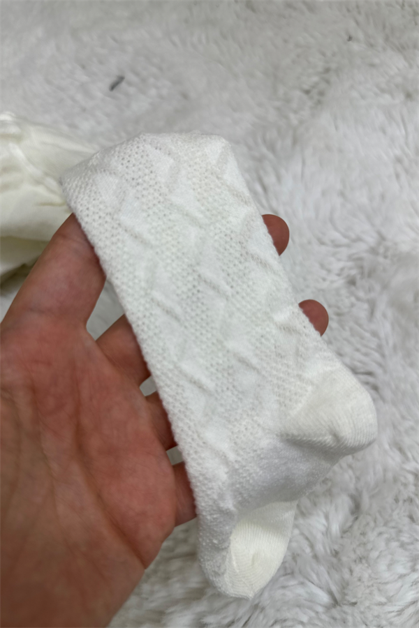Kız Çocuk Külotlu Bej Zikzaklı Çorap