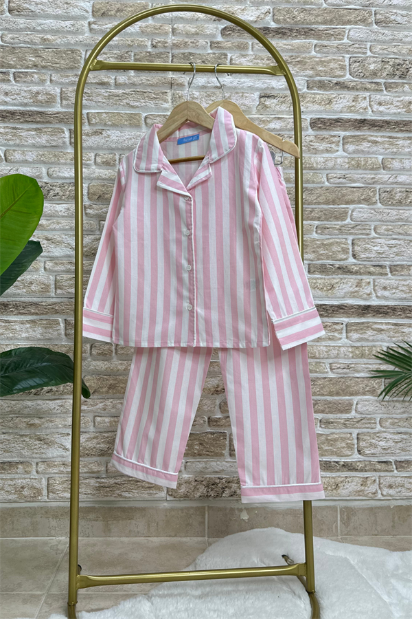 Kız Çocuk Pembe Çizgili Çantalı Pijama Takım