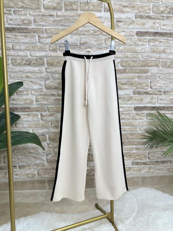 Kız Çocuk Triko Ekru Siyah Detaylı Takım