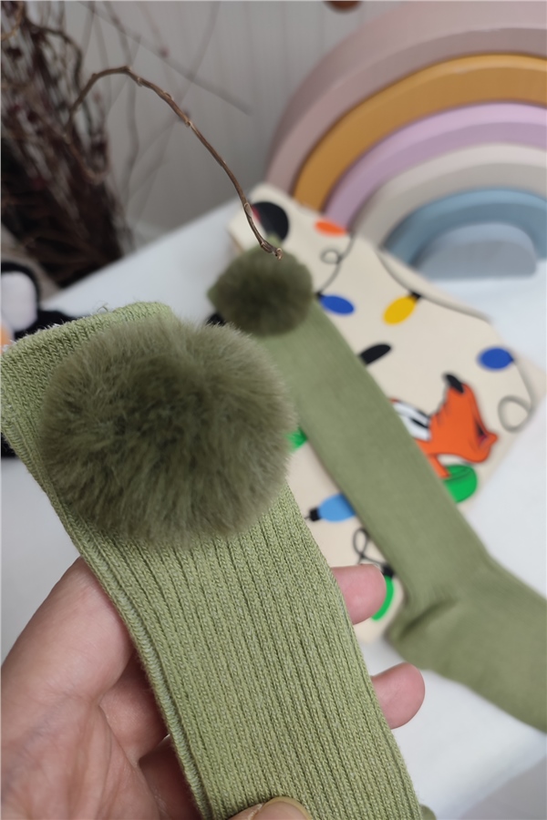 Ponponlu Açık Yeşil Diz Altı Çorap