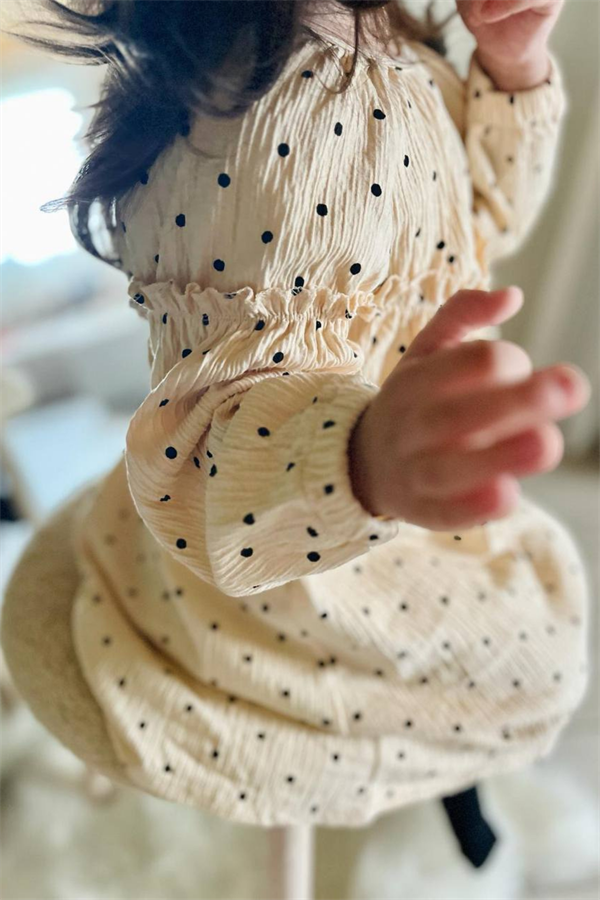 Puantiye Detaylı Krem Elbise