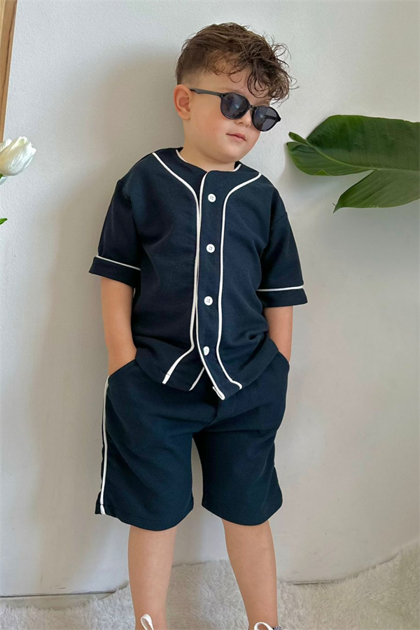 Siyah Biye Detaylı Şortlu Takım