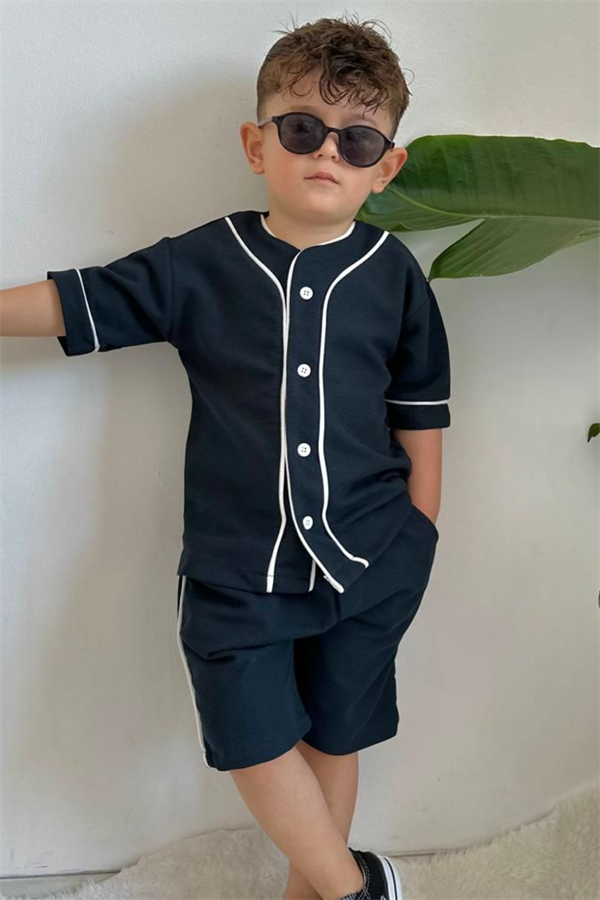 Siyah Biye Detaylı Şortlu Takım