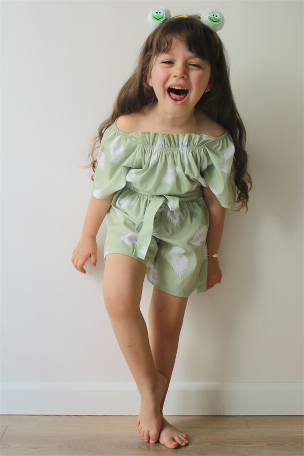 Yeşil Yapraklı Şortlu Takım