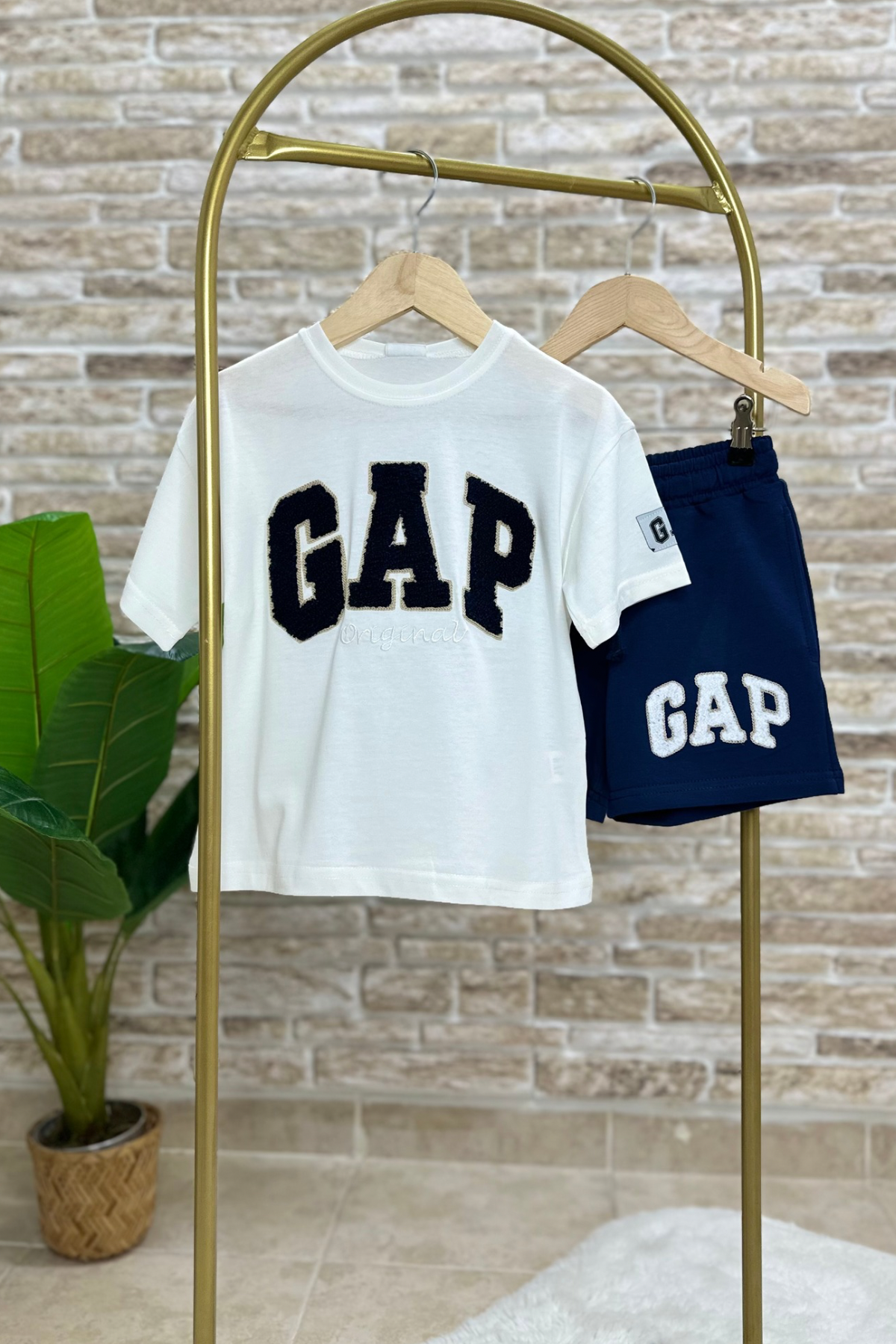 Beyaz Laci Gap Şortlu Takım