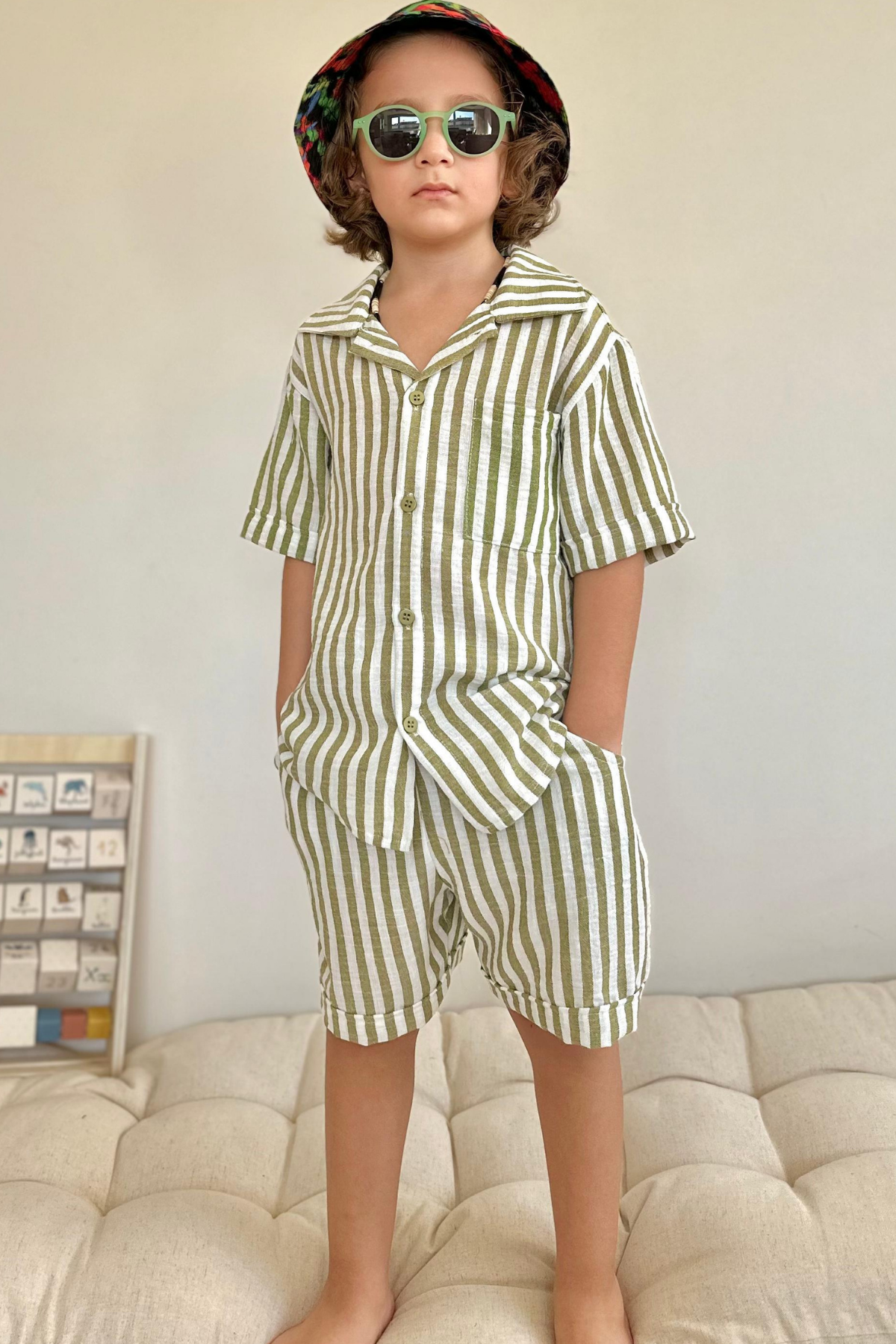 Çizgili Gömlekli Şortlu Takım