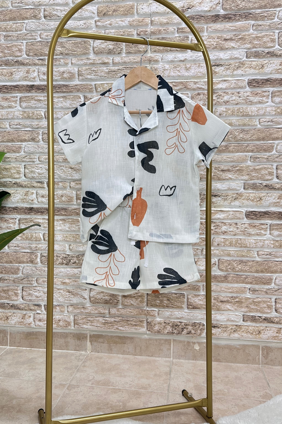 Desenli Gömlekli Şortlu Takım