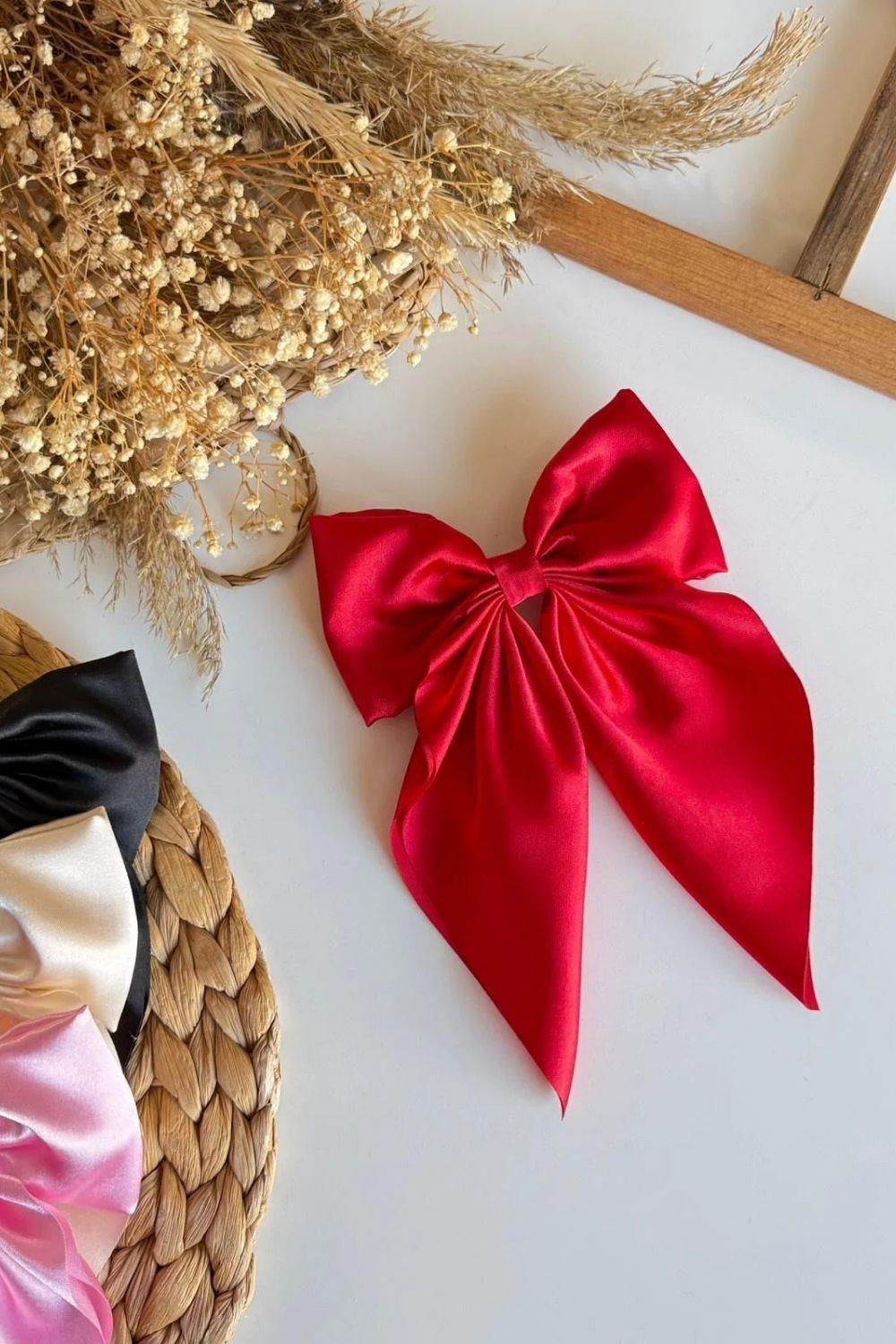 Fiyonklu Kırmızı Toka