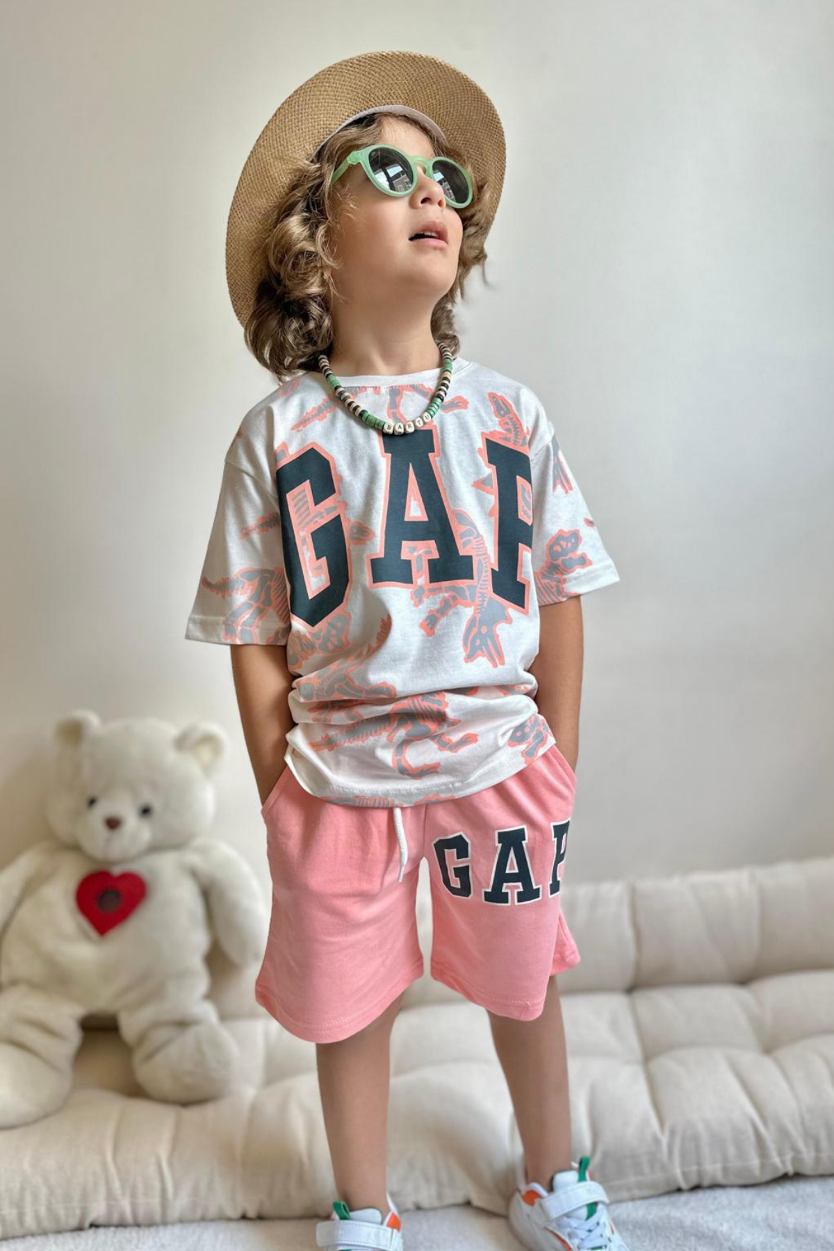 Gap Unisex Pembe Dinazorlu Şortlu Takım